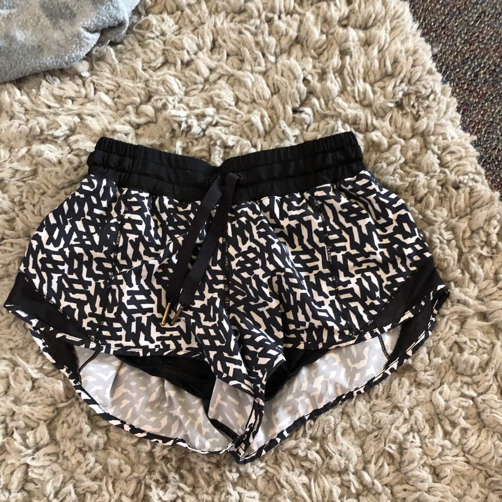Lululemon hotty hot short